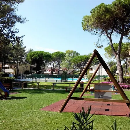 Lägenhet Great Flat In A With Pool Bibione