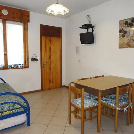 Great Flat In A With Pool * Bibione