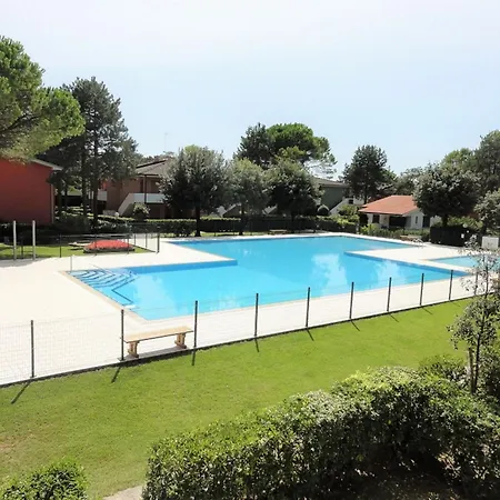 Great Flat In A With Pool *