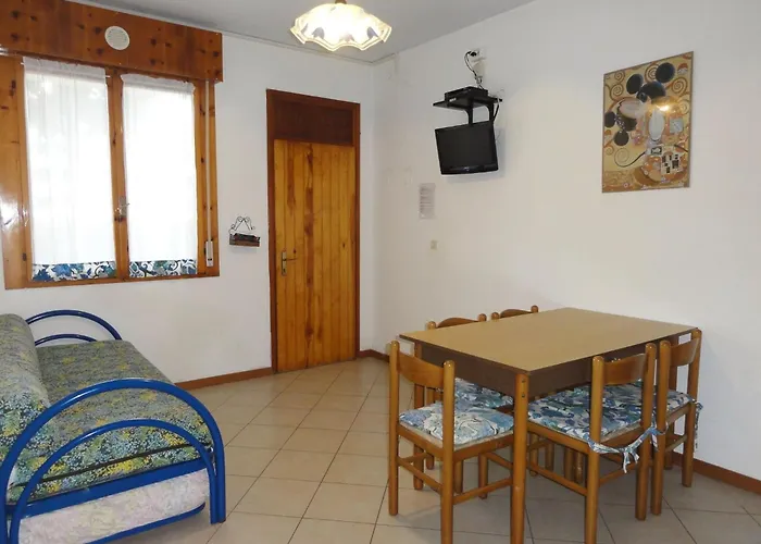 Great Flat In A With Pool * Bibione